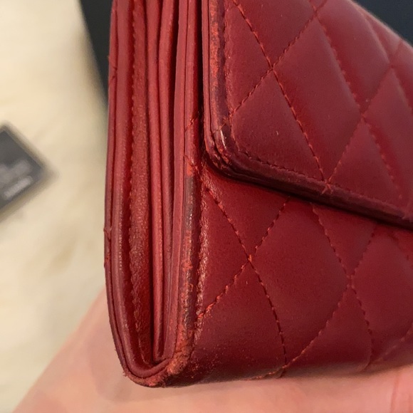 CHANEL red quilted lambskin continental wallet - Picture 8 of 11